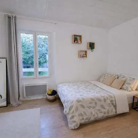 Large, Bright Close To The Old Town Apartmán