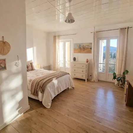 Apartmán Large, Bright Close To The Old Town Hyères